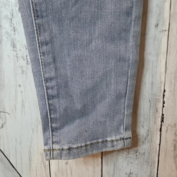 NWT Judy Blue Women's Light Blue Jeans - Picture 4 of 7